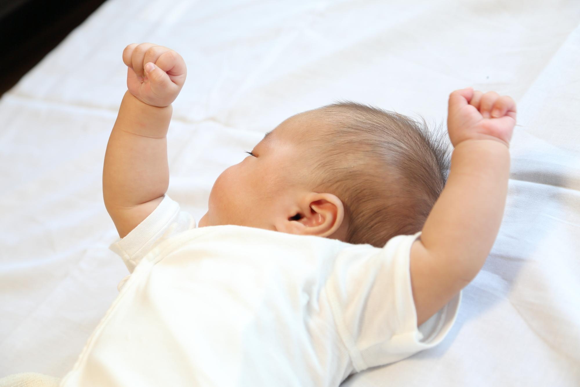 赤ちゃんのボディ肌着の着せ方 着こなし方を解説 チルドレン通信の子供服ブログ